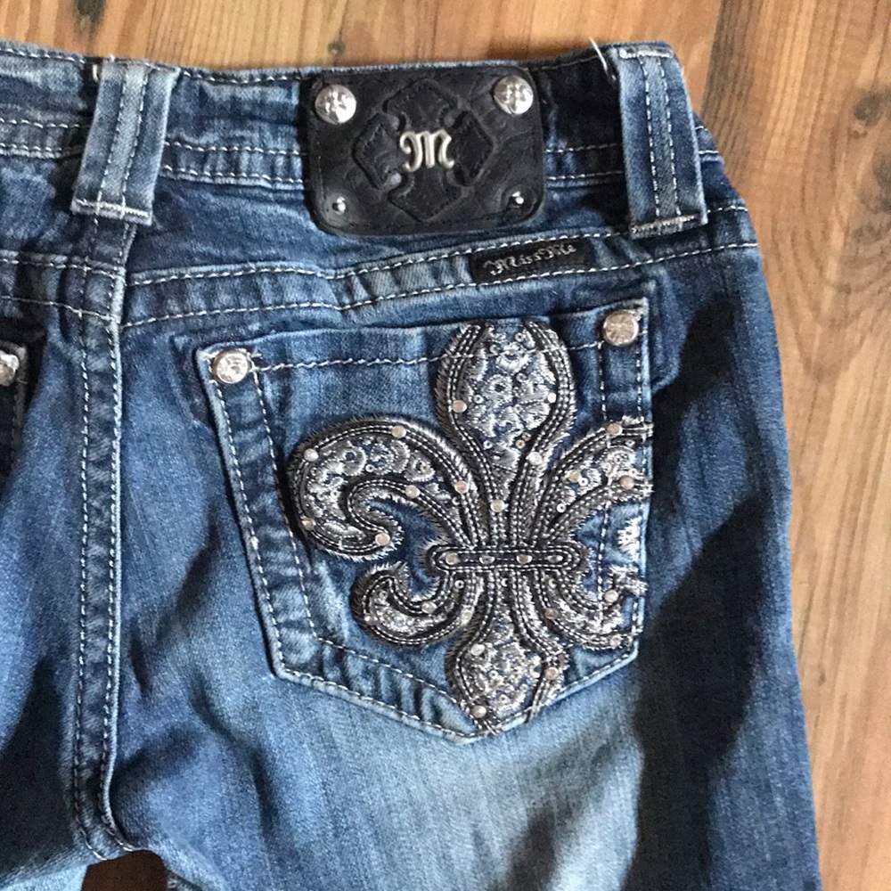 Size 29 Miss Me Jeans - Picture 2 of 5